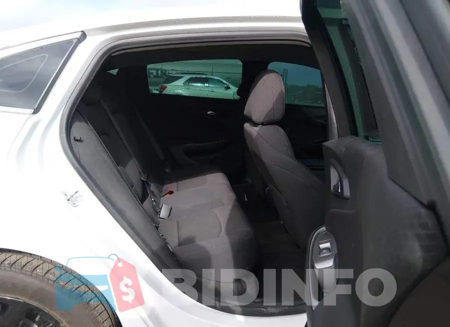 1G1ZD5ST7RF121417 Photo# 8