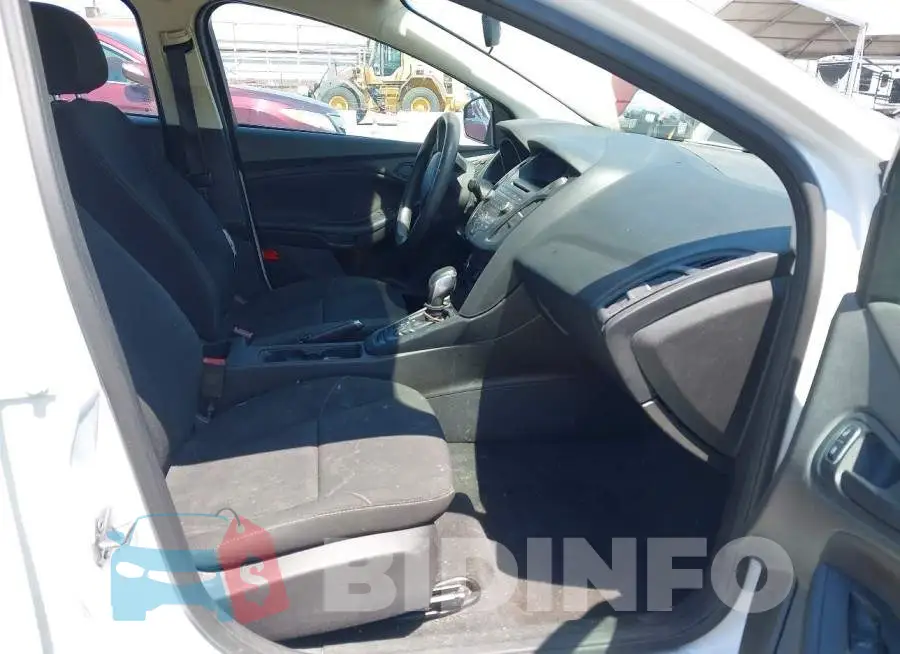 1FADP3E22GL293813 Photo# 5