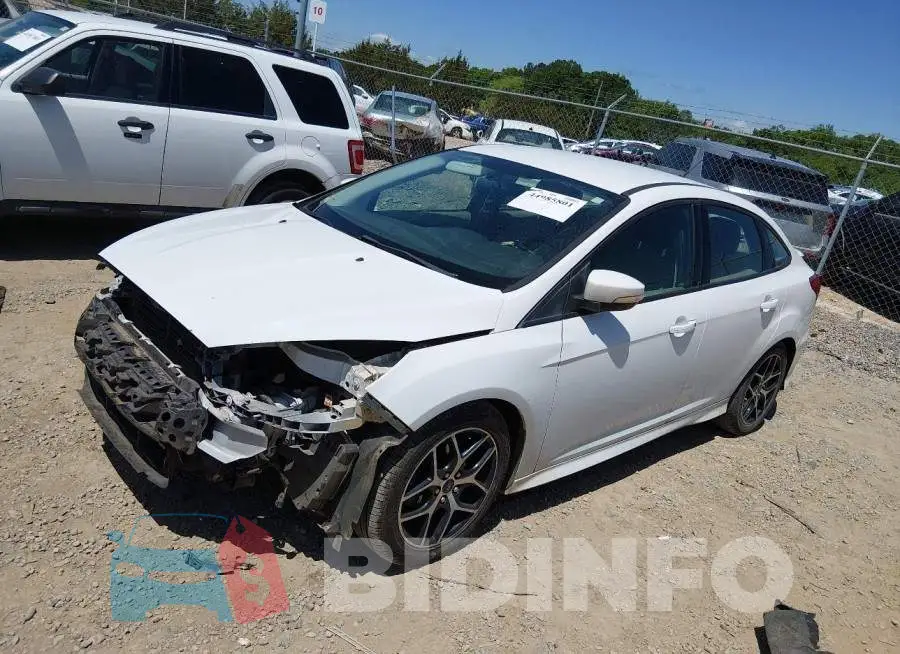 1FADP3F27GL350182 Photo# 2