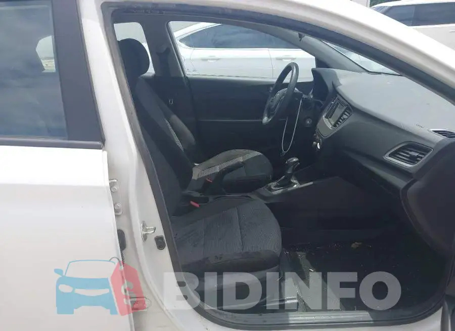 3KPC24A36KE038799 Photo# 5
