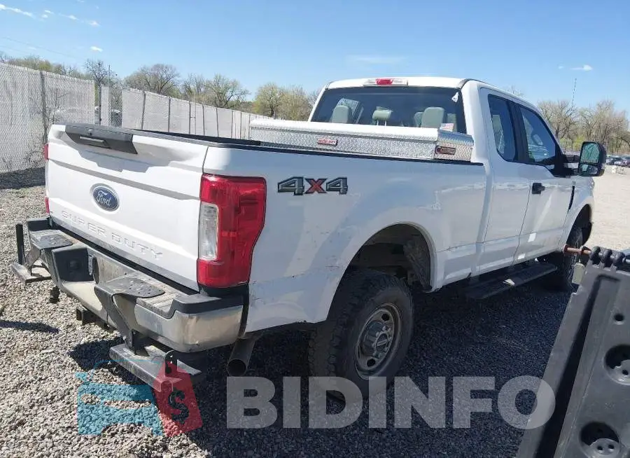 1FT7X2B66JEC51696 Photo# 4