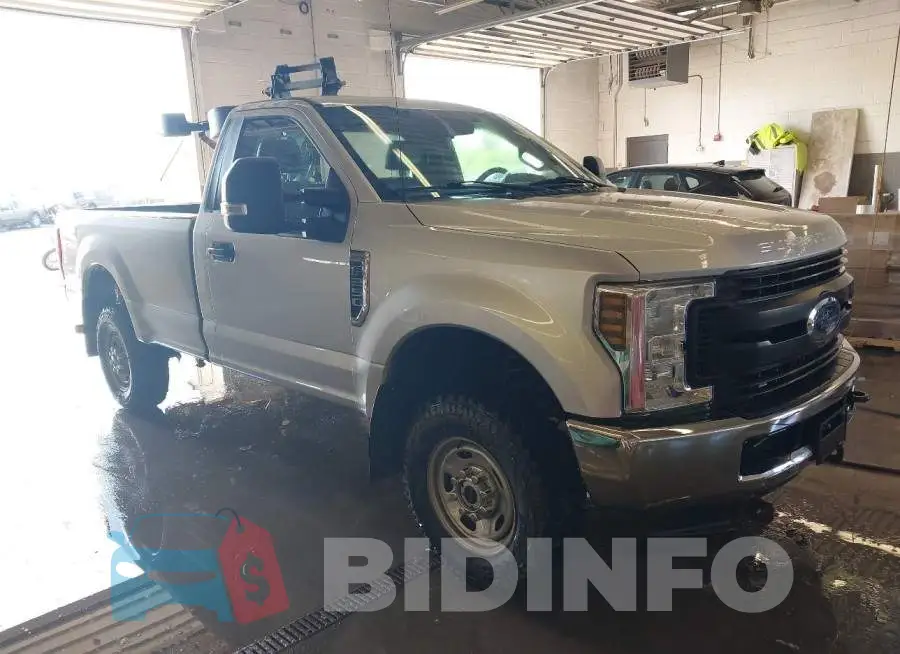 1FTBF2B63KED43749 Photo# 1