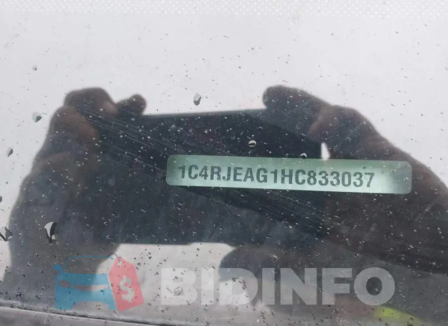 1C4RJEAG1HC833037 Photo# 9
