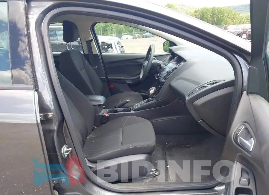 1FADP3F2XJL228262 Photo# 5
