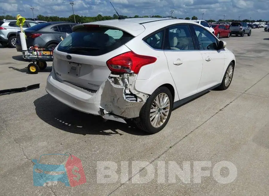 1FADP3N23HL212948 Photo# 4