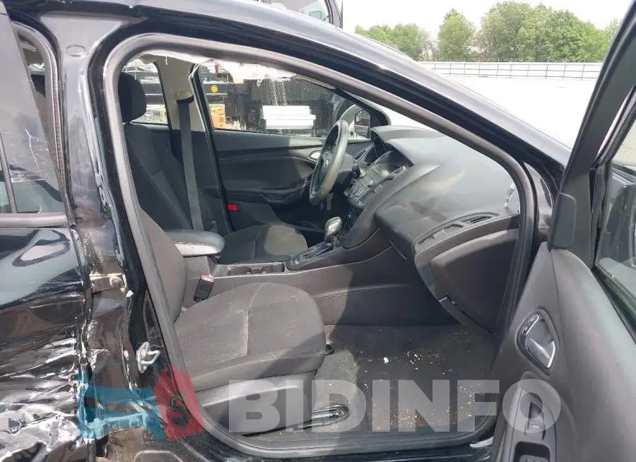 1FADP3F25JL308049 Photo# 5