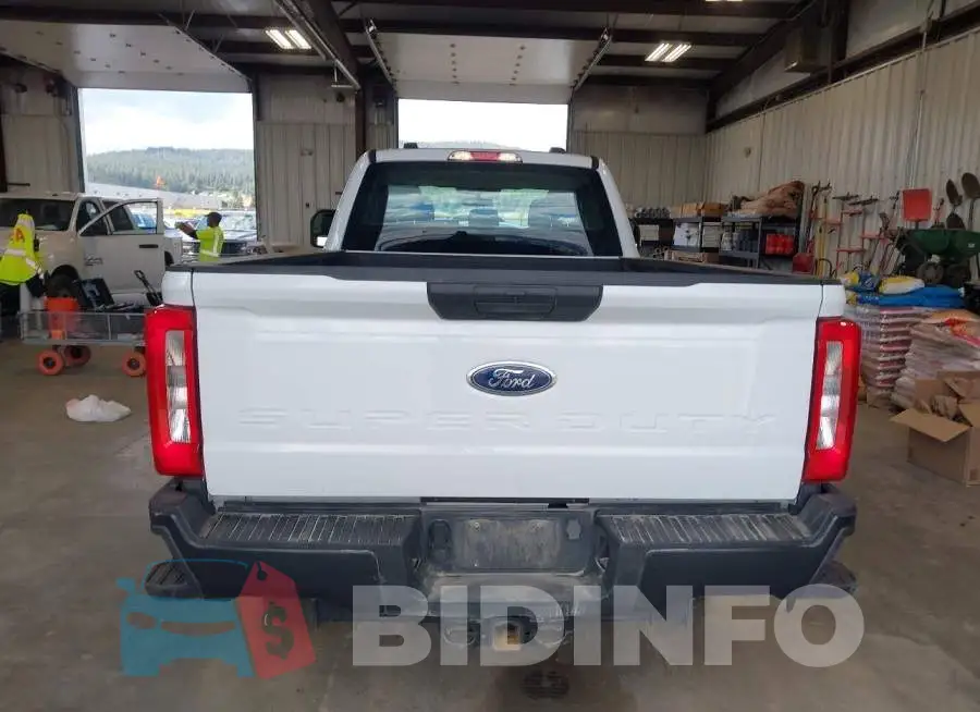 1FT7X2BA2PED78250 Photo# 16
