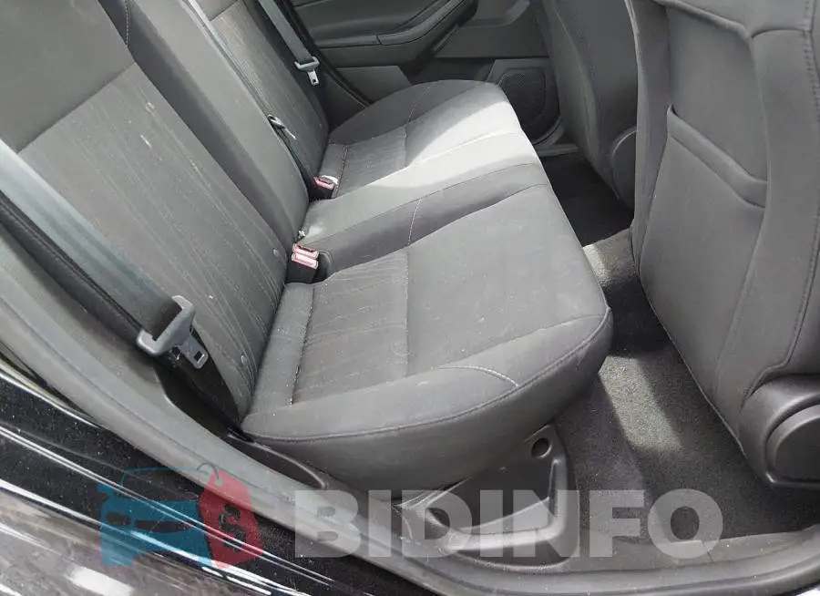 1FADP3F22JL327755 Photo# 8