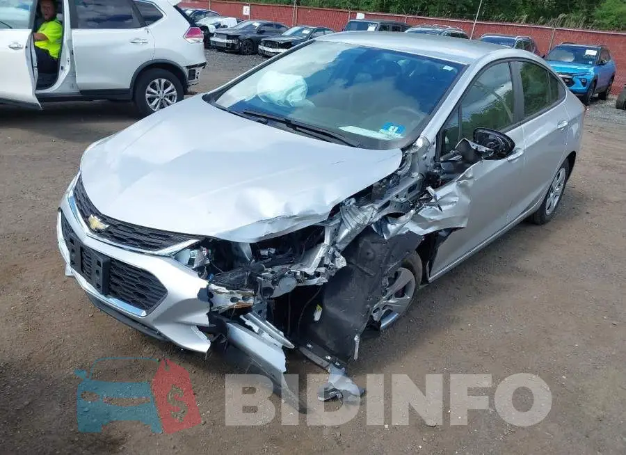 1G1BC5SM8J7196140 Photo# 2