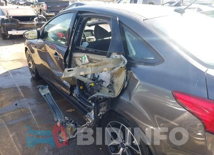 1FADP3H22HL297891 Photo# 6