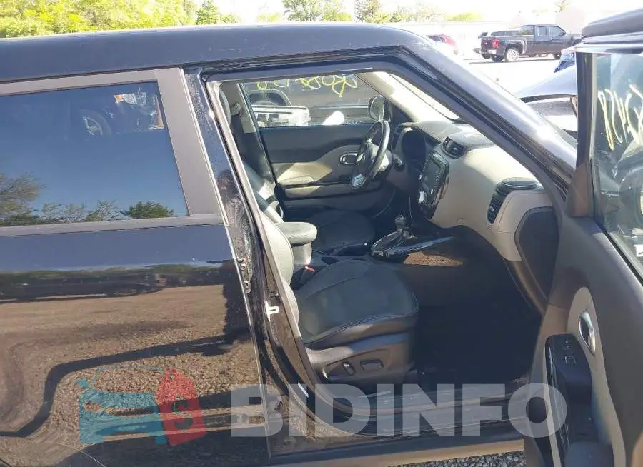 KNDJP3A5XH7498772 Photo# 5