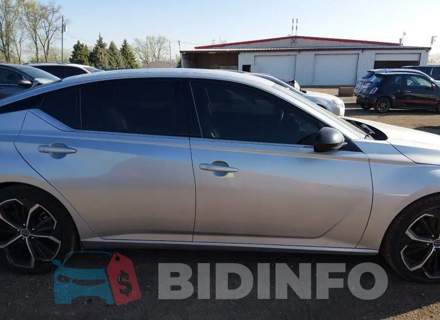 1N4BL4CV1PN343224 Photo# 13