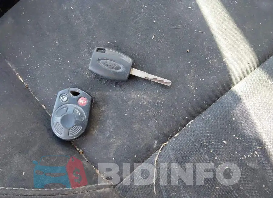 1FADP3E2XHL347943 Photo# 11