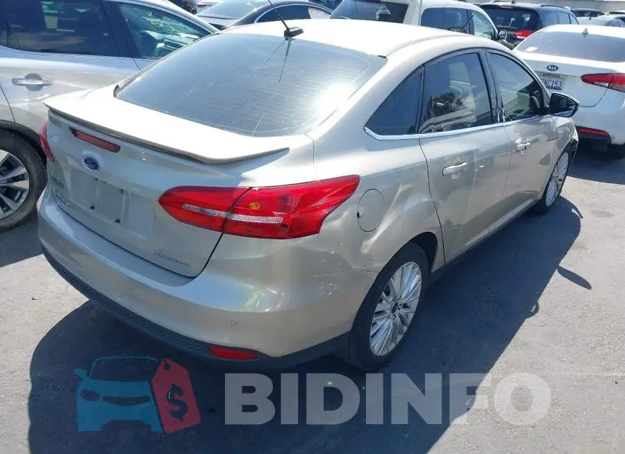 1FADP3J29JL220984 Photo# 4