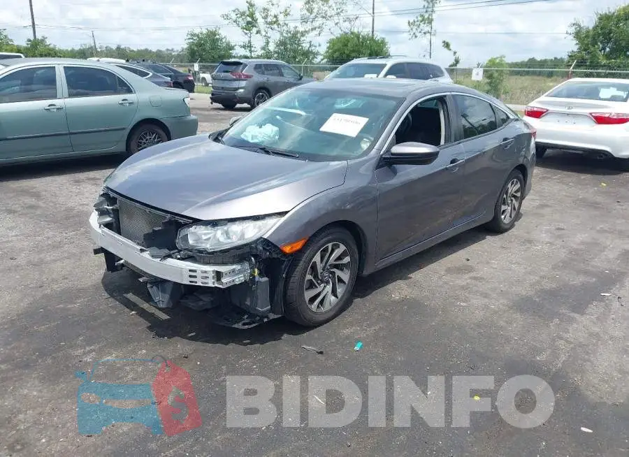 19XFC2F72JE031826 Photo# 2