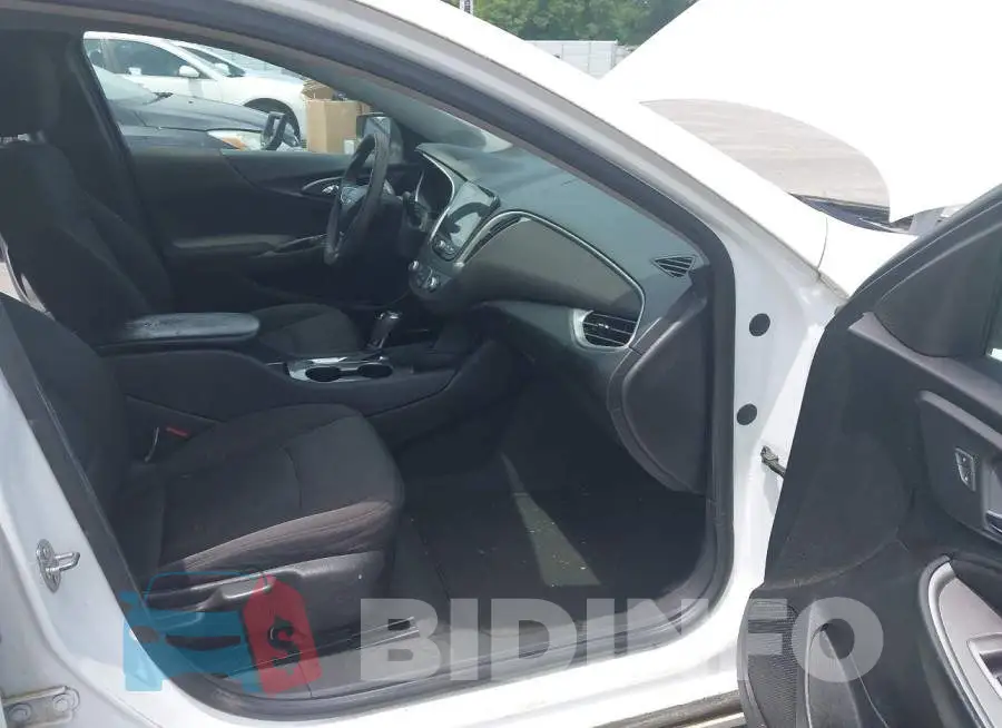 1G1ZB5ST7KF190815 Photo# 5
