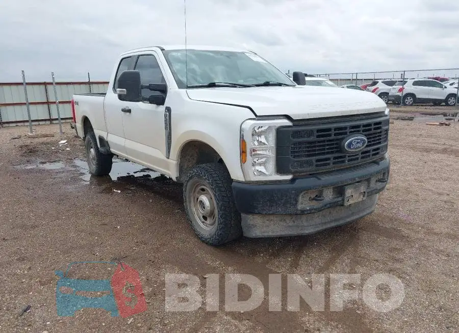 1FT7X2BA2REC57527 Photo# 1