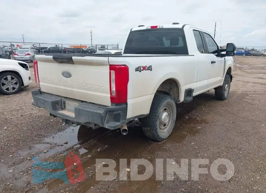 1FT7X2BA2REC57527 Photo# 4