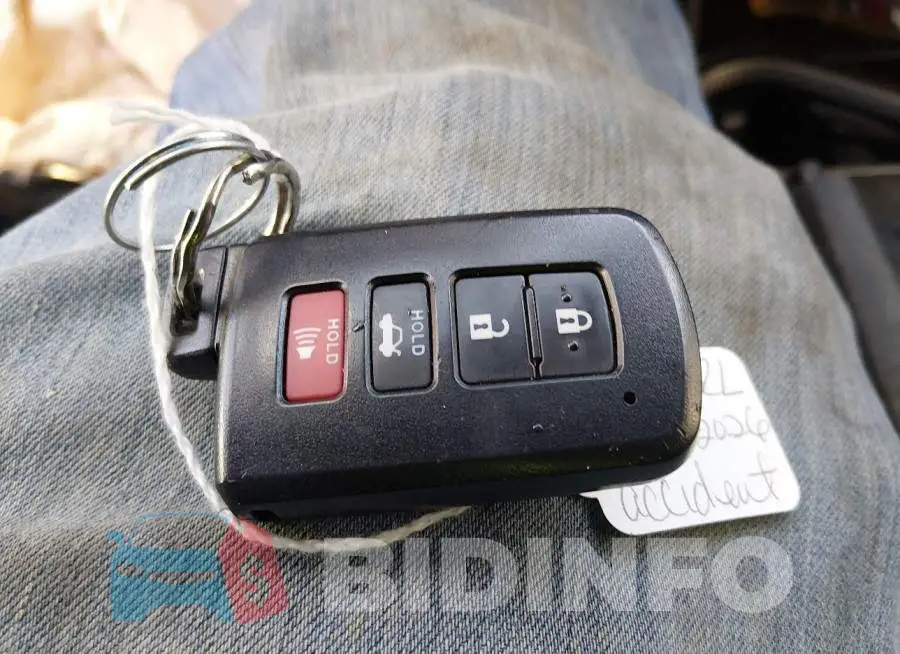 2T3RFREV8HW670210 Photo# 11