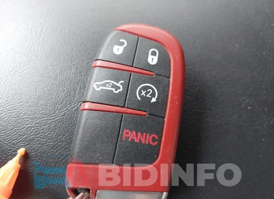 2C3CDXBG4PH698028 Photo# 11