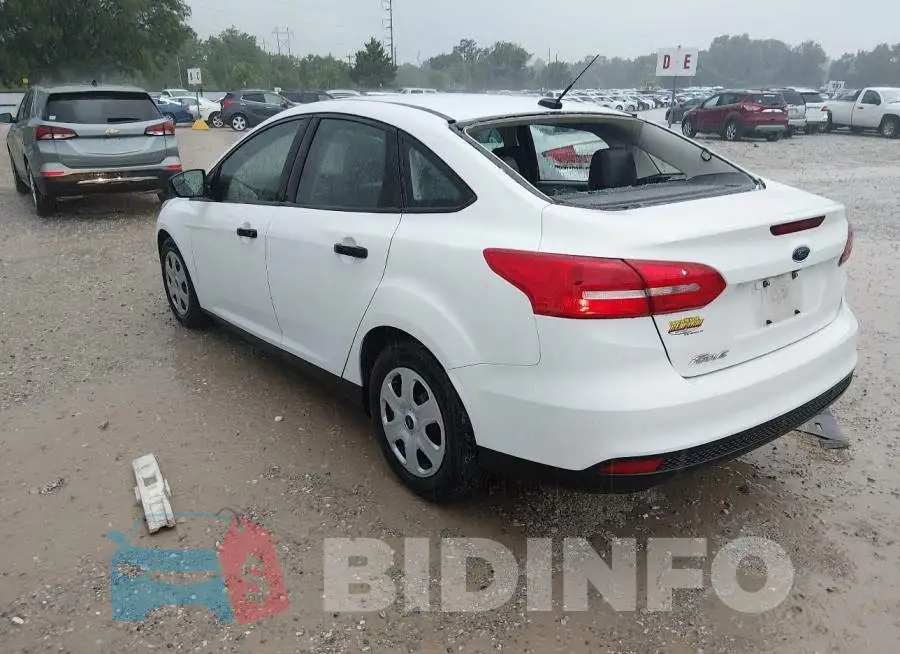 1FADP3E27JL230083 Photo# 3