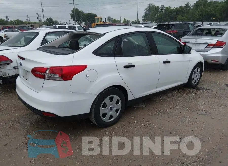 1FADP3E27JL230083 Photo# 4