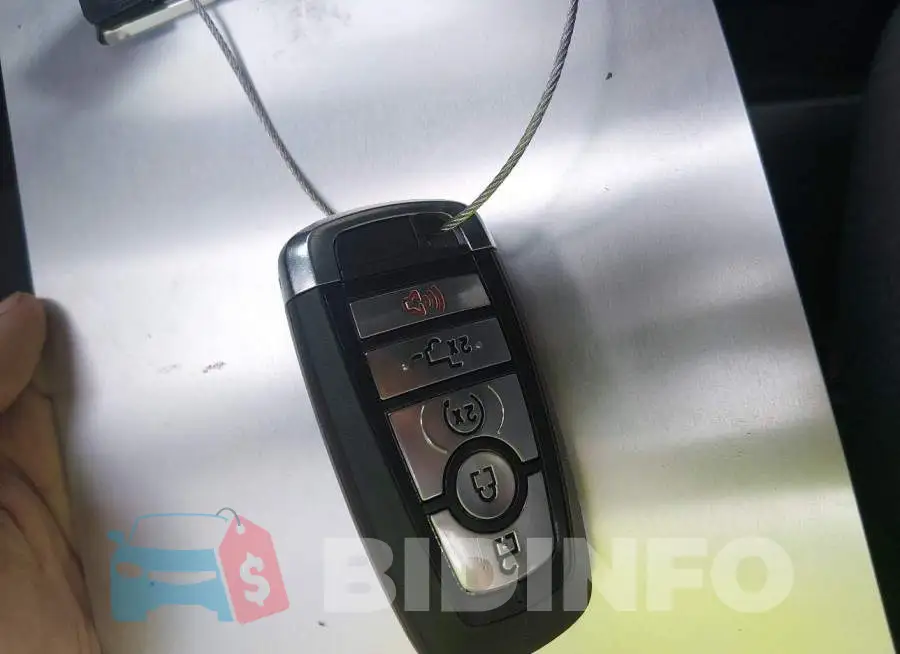 1FTFW3L82RFB31081 Photo# 11