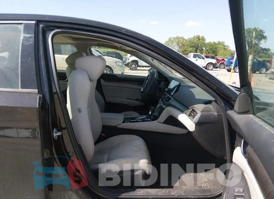 1HGCV1F43JA026832 Photo# 5