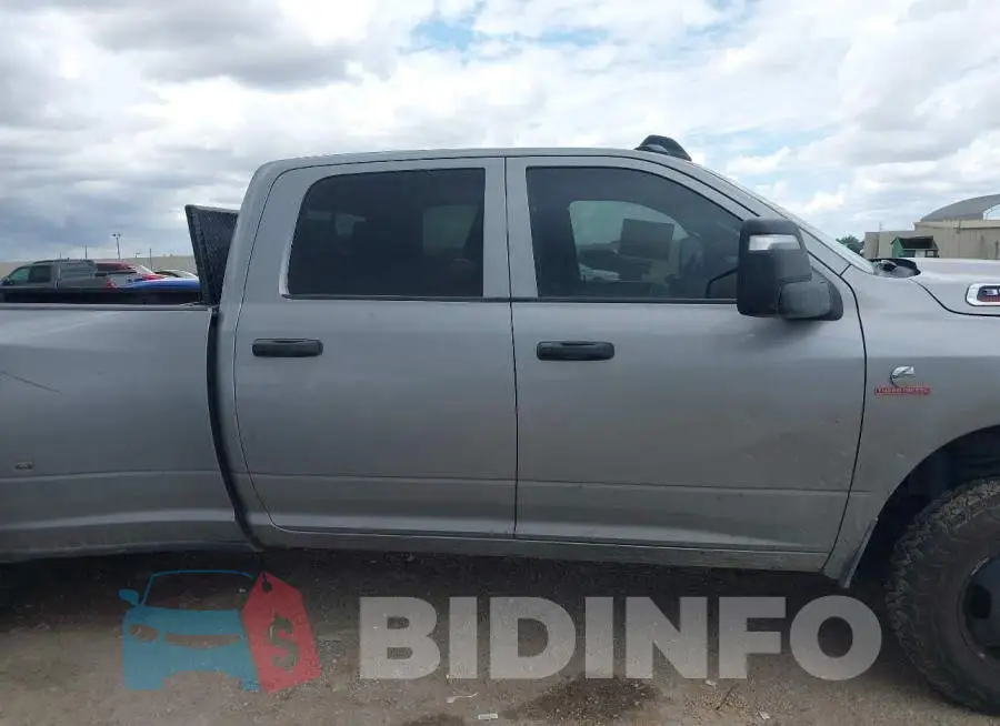 3C63RRGL2PG508636 Photo# 12