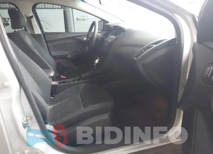 1FADP3F2XJL315918 Photo# 5