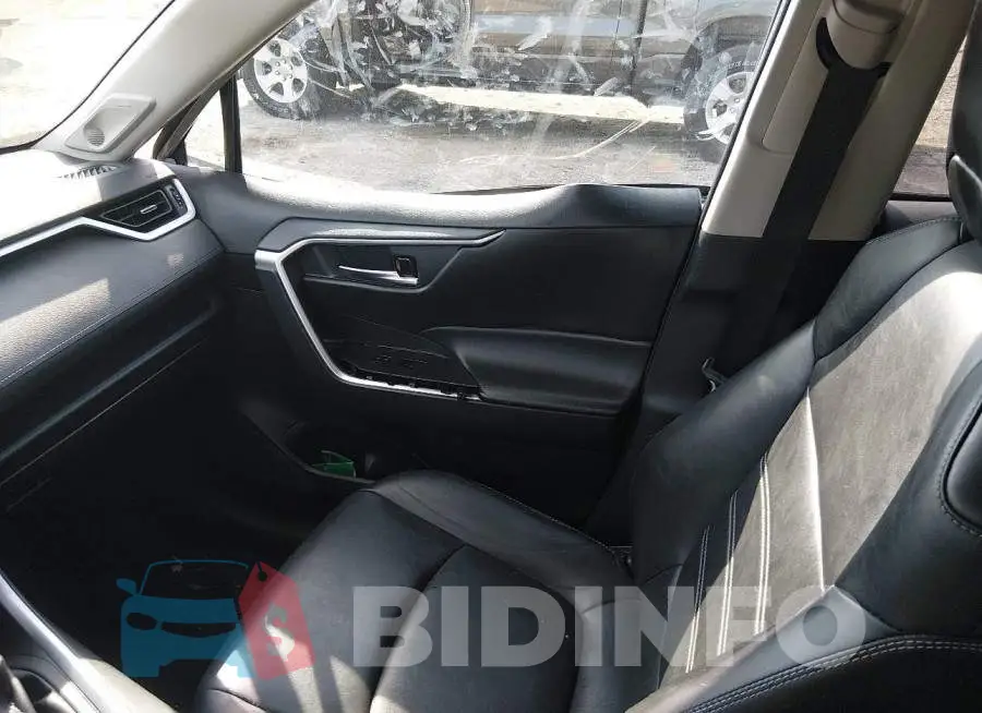 2T3A1RFV4PW364744 Photo# 5