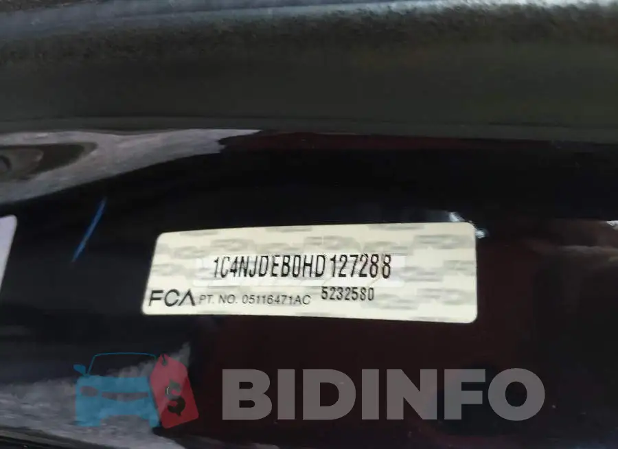1C4NJDEB0HD127288 Photo# 9