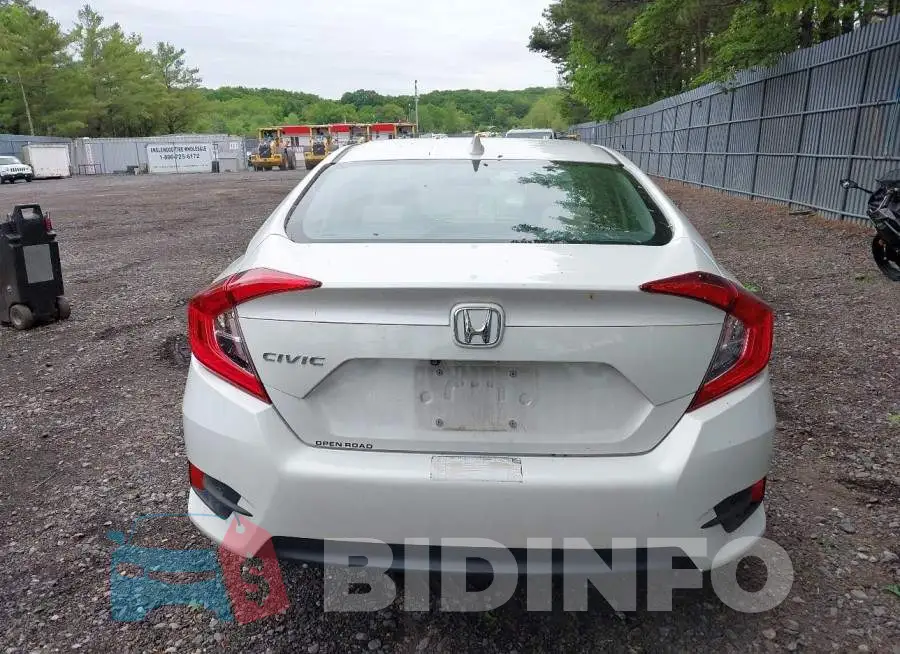 19XFC2F76JE208281 Photo# 16