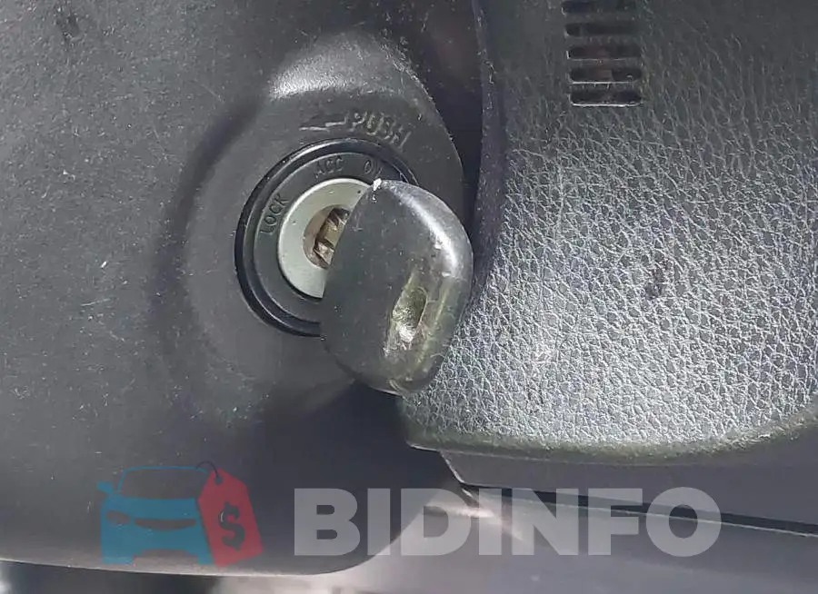 2T1BURHE2JC996085 Photo# 11
