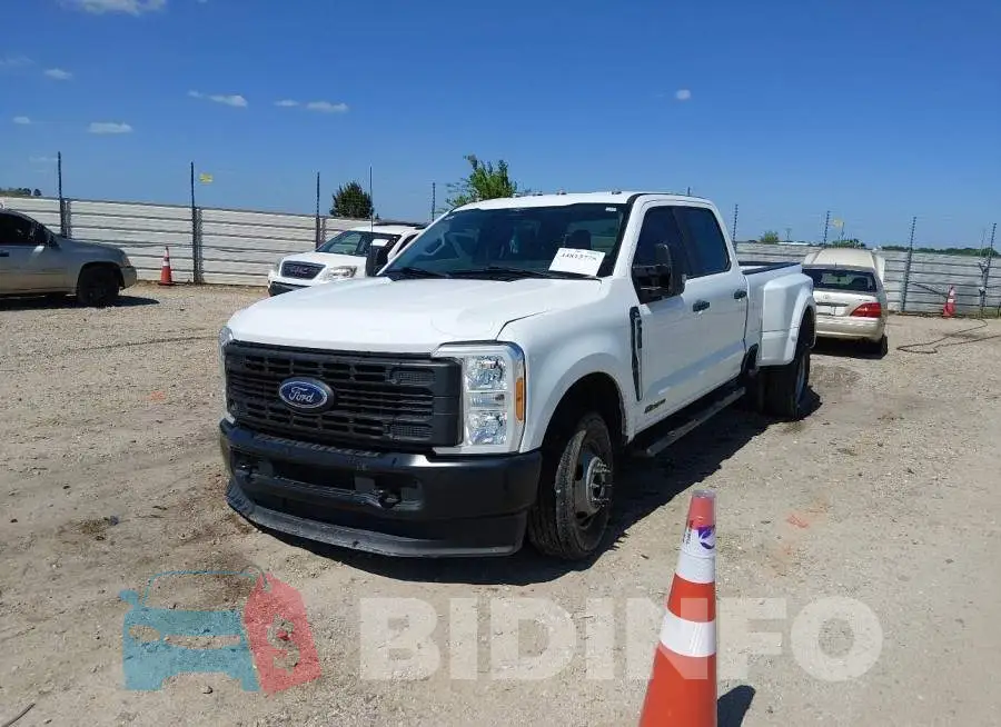 1FT8W3DT2PED82603 Photo# 2