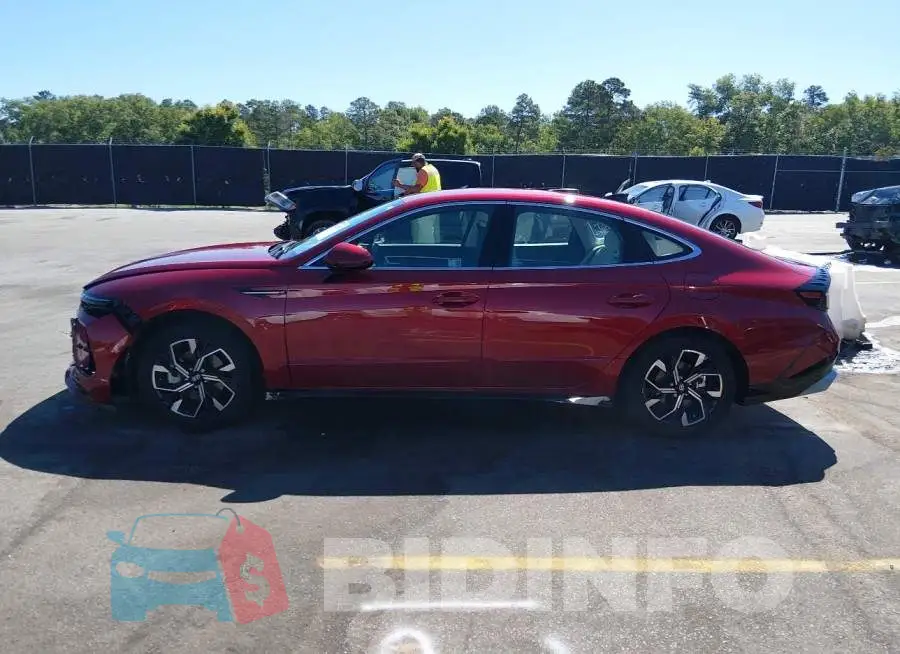 KMHL64JAXSA453111 Photo# 14