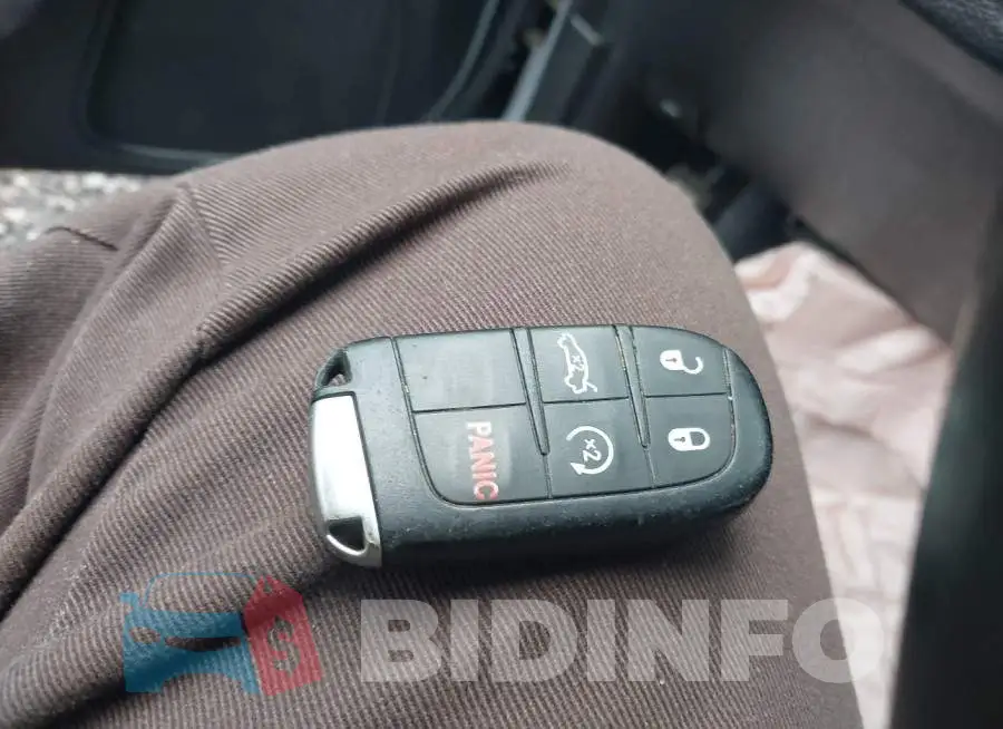 2C3CDXBG9MH638807 Photo# 11