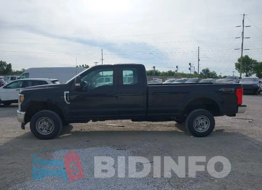 1FT7X2B60KEE93000 Photo# 14