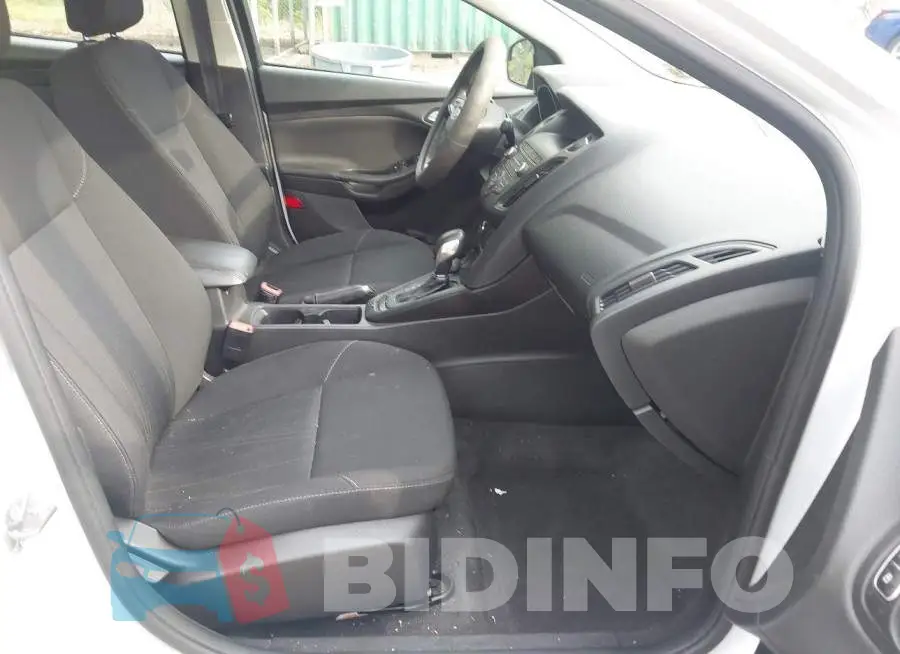 1FADP3F21JL286230 Photo# 5