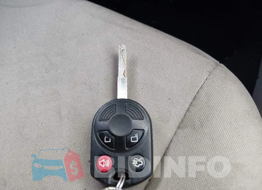 1FADP3F22GL383204 Photo# 11