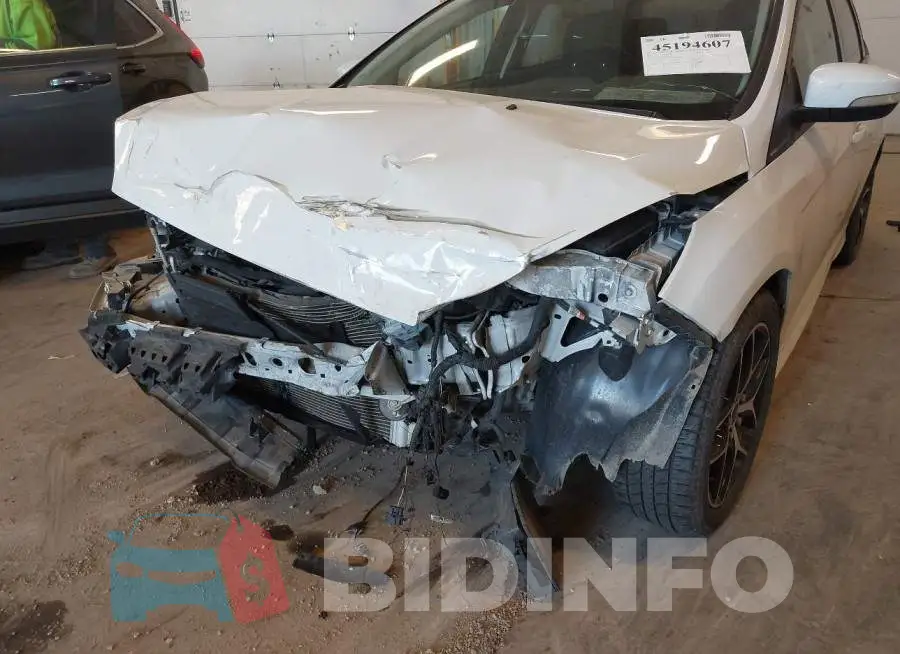 1FADP3F2XHL233424 Photo# 6