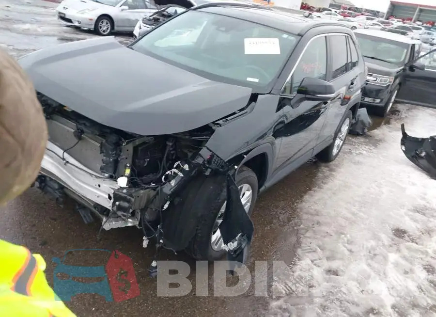 2T3A1RFV5SC502916 Photo# 2