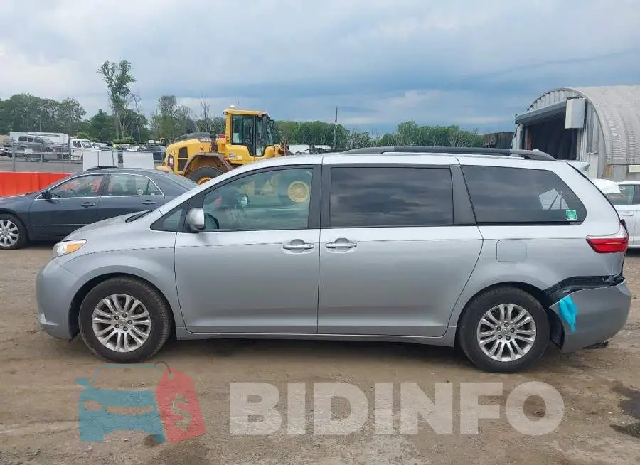 5TDYK3DC3GS746744 Photo# 14
