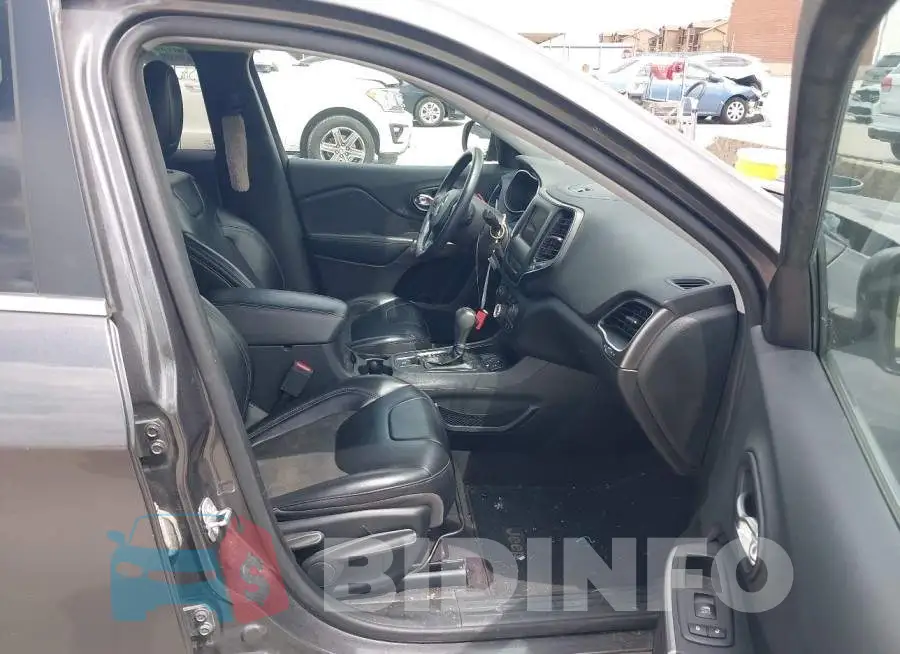1C4PJLLB7KD176565 Photo# 5