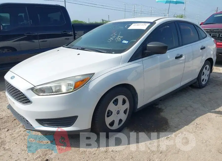 1FADP3E27JL240578 Photo# 2