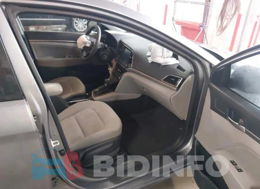 5NPD84LF4JH328558 Photo# 5