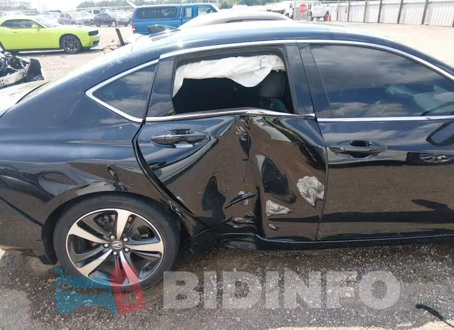 19UUB5F43RA000621 Photo# 8