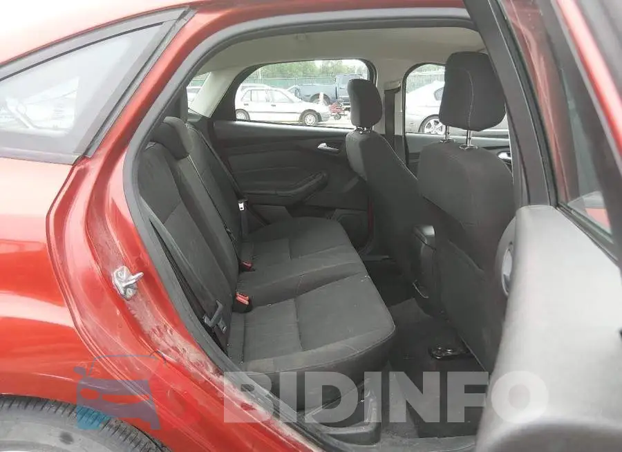 1FADP3FE3JL269908 Photo# 8