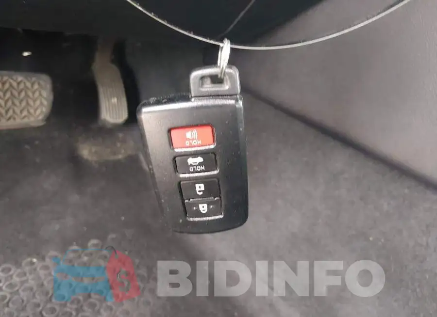 4T1BF1FK2HU811272 Photo# 11