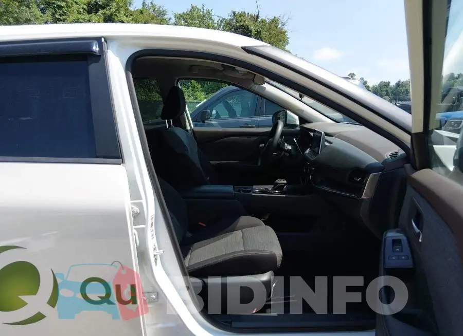 5N1BT3BB0PC854880 Photo# 5